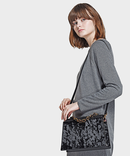 CHARLES & KEITH(チャールズ & キース)の「ドレッシーハンドバッグ / DRESSY HANDBAG(ハンドバッグ・レディース・ブラック/ブルー・M)」の11枚目の写真