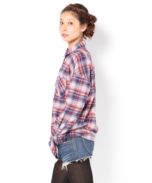 Chico（チコ）の「チェックシャツワンピース（シャツ/ブラウス・レディース・ブルー・FREE）」の2枚目の写真