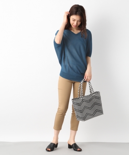 LEPSIM（レプシィム）の「14GヘンケイVプルオーバーSS　784348（ニット/セーター・レディース・ライトベージュ/ブルーグリーン/ブラウン/バーガンディー/ネイビー・FREE）」の17枚目の写真