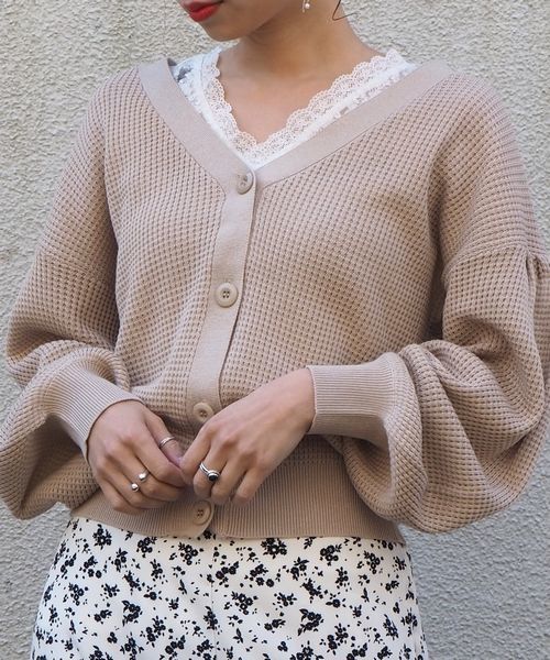 tiptop(ティップトップ)の「Vネックレースタンクトップ(タンクトップ・レディース・オフホワイト/ブラック/サックスブルー・FREE)」の1枚目の写真