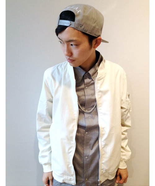 WHO'S WHO gallery（フーズフーギャラリー）の「【WEB限定価格】MA-1ポケットTCブルゾン（ブルゾン・メンズ・グレー/ネイビー/ベージュ/アイボリー・MEDIUM/LARGE）」の2枚目の写真