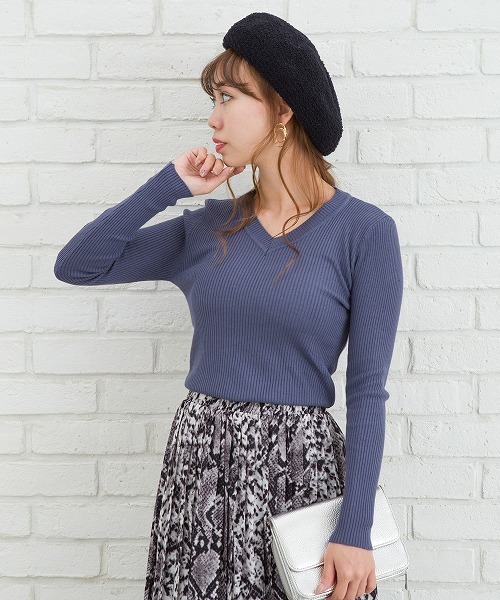 SpRay(スプレイ)の「Vニット(ニット/セーター・レディース・ホワイト/ブラック/レンガ/ブラウン/ライトベージュ/カーキ/パープル・FREE)」の6枚目の写真