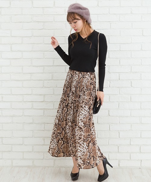 SpRay(スプレイ)の「Vニット(ニット/セーター・レディース・ホワイト/ブラック/レンガ/ブラウン/ライトベージュ/カーキ/パープル・FREE)」の16枚目の写真