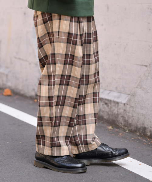 kutir（クティール）の「チェックワイドスラックス（その他パンツ・メンズ・ダークブラウン/ベージュ/ネイビー・SMALL/MEDIUM/LARGE）」の15枚目の写真