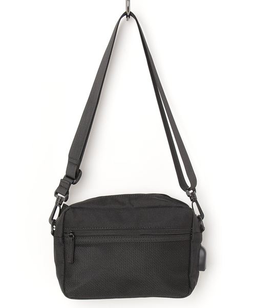 JACKROSE(ジャックローズ)の「USB・CHARGING・ZIPショルダーBAG(ショルダーバッグ・メンズ・ブラック/カモフラージュ・FREE)」の1枚目の写真