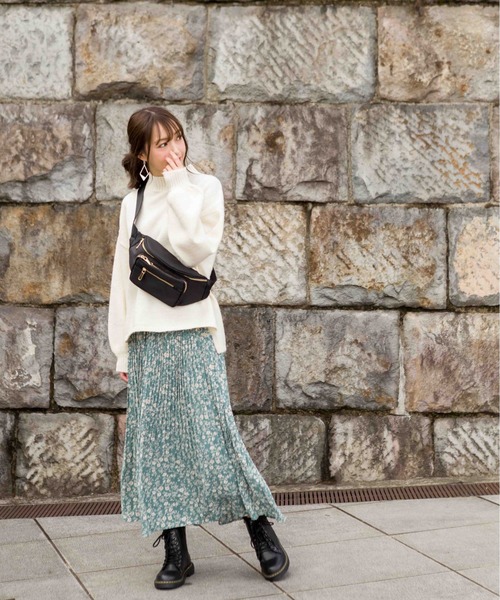 SpRay（スプレイ）の「花柄プリーツスカート（スカート・レディース・ブラック/オレンジ/ブルー/ライトベージュ・FREE）」の22枚目の写真