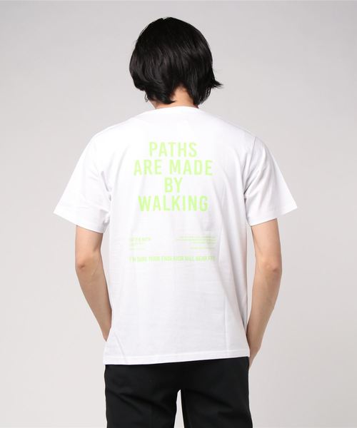 WEGO(ウィゴー)の「WEGO/バック配色プリントTシャツ(Tシャツ/カットソー・メンズ・ホワイト/ホワイト系その他/ブラック系その他/ブラック・SMALL/LARGE/MEDIUM)」の7枚目の写真