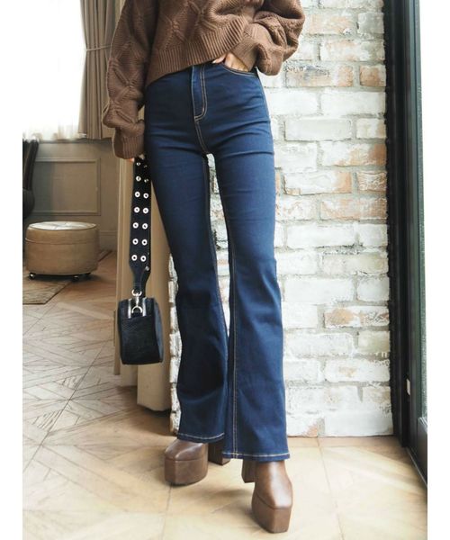 EVRIS(エヴリス)の「BASICフレアーDENIMパンツ(デニムパンツ・レディース・ブラック/インディゴブルー・SMALL/MEDIUM)」の1枚目の写真