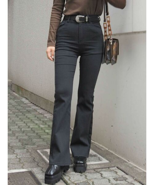 EVRIS(エヴリス)の「BASICフレアーDENIMパンツ(デニムパンツ・レディース・ブラック/インディゴブルー・SMALL/MEDIUM)」の2枚目の写真