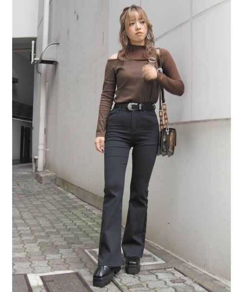 EVRIS(エヴリス)の「BASICフレアーDENIMパンツ(デニムパンツ・レディース・ブラック/インディゴブルー・SMALL/MEDIUM)」の5枚目の写真