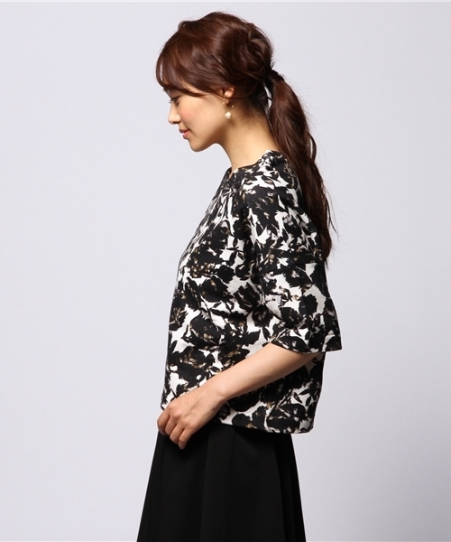 URBAN RESEARCH（アーバンリサーチ）の「UR 幾何カモフラスウェットプルオーバー（Tシャツ/カットソー・レディース・グレー系その他/ブラック系その他・FREE）」の5枚目の写真