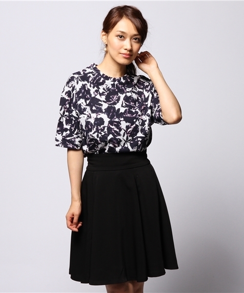 URBAN RESEARCH（アーバンリサーチ）の「UR 幾何カモフラスウェットプルオーバー（Tシャツ/カットソー・レディース・グレー系その他/ブラック系その他・FREE）」の12枚目の写真