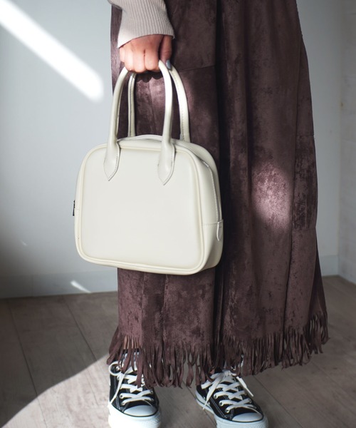 Port（ポート）の「トラぺゾイド ミニボストン ショルダー トートバッグ #（ボストンバッグ・レディース・ホワイト/ブラック/ブラウン/レッド/アイボリー/ライトブラウン・FREE）」の3枚目の写真