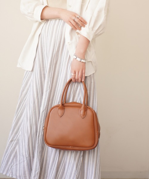 Port（ポート）の「トラぺゾイド ミニボストン ショルダー トートバッグ #（ボストンバッグ・レディース・ホワイト/ブラック/ブラウン/レッド/アイボリー/ライトブラウン・FREE）」の4枚目の写真