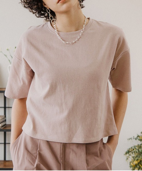 ACCL(エーシーシーエル)の「5分袖ボックスクルーネックTシャツ(Tシャツ/カットソー・レディース・アイボリー/ブラウン/カーキ/サーモンピンク・FREE)」の2枚目の写真
