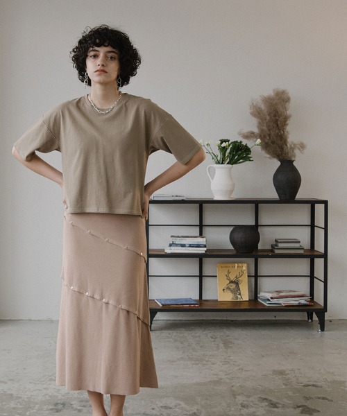 ACCL(エーシーシーエル)の「5分袖ボックスクルーネックTシャツ(Tシャツ/カットソー・レディース・アイボリー/ブラウン/カーキ/サーモンピンク・FREE)」の5枚目の写真