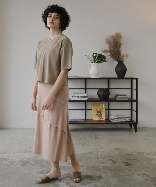 ACCL(エーシーシーエル)の「5分袖ボックスクルーネックTシャツ(Tシャツ/カットソー・レディース・アイボリー/ブラウン/カーキ/サーモンピンク・FREE)」の6枚目の写真