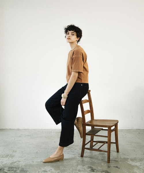 ACCL(エーシーシーエル)の「5分袖ボックスクルーネックTシャツ(Tシャツ/カットソー・レディース・アイボリー/ブラウン/カーキ/サーモンピンク・FREE)」の16枚目の写真