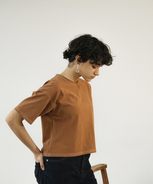 ACCL(エーシーシーエル)の「5分袖ボックスクルーネックTシャツ(Tシャツ/カットソー・レディース・アイボリー/ブラウン/カーキ/サーモンピンク・FREE)」の12枚目の写真