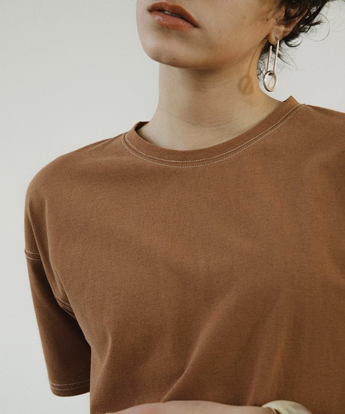 ACCL(エーシーシーエル)の「5分袖ボックスクルーネックTシャツ(Tシャツ/カットソー・レディース・アイボリー/ブラウン/カーキ/サーモンピンク・FREE)」の13枚目の写真