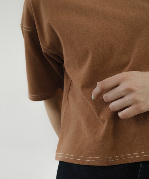 ACCL(エーシーシーエル)の「5分袖ボックスクルーネックTシャツ(Tシャツ/カットソー・レディース・アイボリー/ブラウン/カーキ/サーモンピンク・FREE)」の14枚目の写真