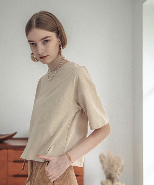 ACCL(エーシーシーエル)の「5分袖ボックスクルーネックTシャツ(Tシャツ/カットソー・レディース・アイボリー/ブラウン/カーキ/サーモンピンク・FREE)」の10枚目の写真