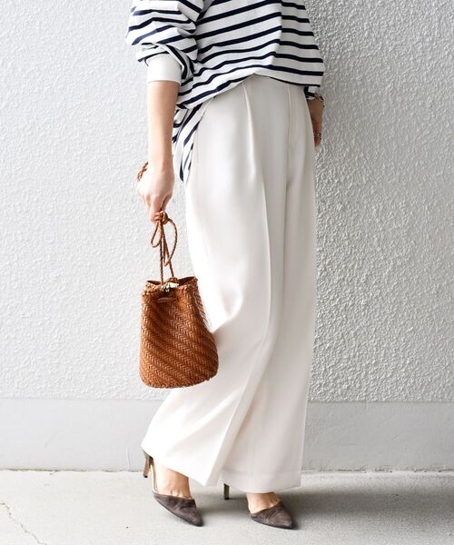 SHIPS（シップス）の「ツイルセミワイドパンツ（その他パンツ・レディース・オフホワイト/ダークグレー/ベージュ/ブルー・36/38/34/40）」の18枚目の写真