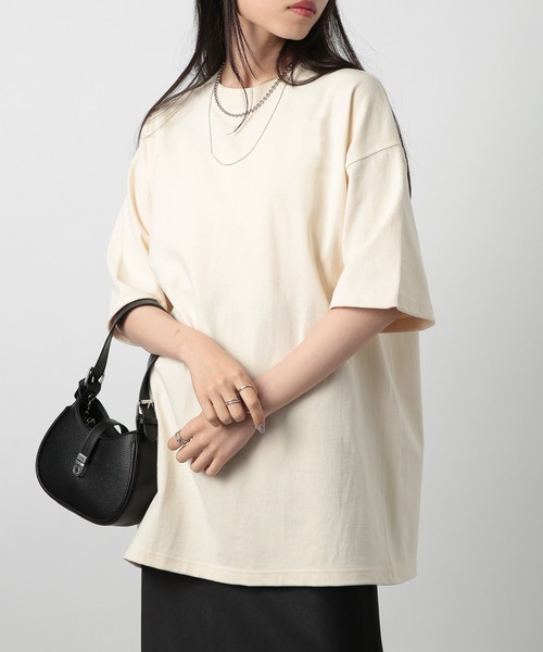 United Athle（ユナイテッドアスレ）の「1枚でも透けない、コスパ最高のTシャツ！【United Athle】9.1オンス マグナムウェイト ビッグシルエット プレミアムコットンTシャツ シンプル半袖無地T スーパーヘビーウェイト 厚手 綿100% ユニセックス 4411（Tシャツ/カットソー・メンズ・ホワイト/ブラック/カーキ/ナチュラル/グレイッシュブルー/グレー/ブルー系その他6/スモーキーグリーン系/ブラック系その他2/ネイビー・L/XL/M）」の5枚目の写真