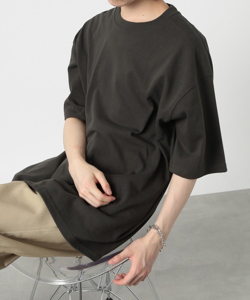 United Athle（ユナイテッドアスレ）の「1枚でも透けない、コスパ最高のTシャツ！【United Athle】9.1オンス マグナムウェイト ビッグシルエット プレミアムコットンTシャツ シンプル半袖無地T スーパーヘビーウェイト 厚手 綿100% ユニセックス 4411（Tシャツ/カットソー・メンズ・ホワイト/ブラック/カーキ/ナチュラル/グレイッシュブルー/グレー/ブルー系その他6/スモーキーグリーン系/ブラック系その他2/ネイビー・L/XL/M）」の3枚目の写真