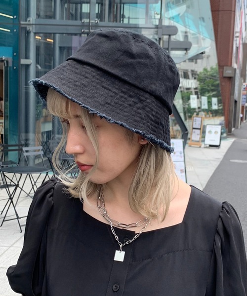 RASVOA(ラスボア)の「シンプルフリンジバケットハット(ハット・レディース・ブラック/オフホワイト・FREE)」の2枚目の写真