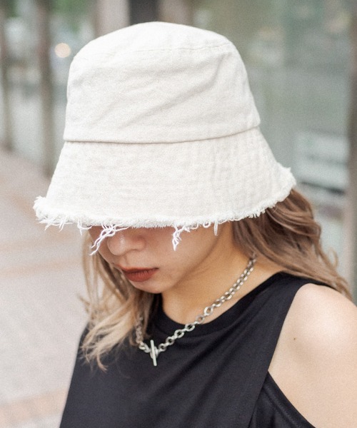 RASVOA(ラスボア)の「シンプルフリンジバケットハット(ハット・レディース・ブラック/オフホワイト・FREE)」の18枚目の写真