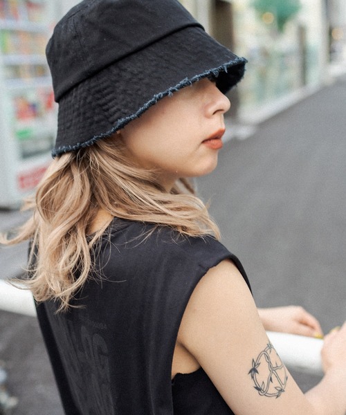 RASVOA(ラスボア)の「シンプルフリンジバケットハット(ハット・レディース・ブラック/オフホワイト・FREE)」の8枚目の写真