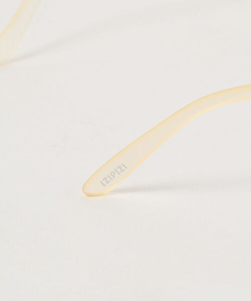 こども ビームス（コドモビームス）の「IZIPIZI / Screen メガネ D 21（メガネ・レディース・ゴールド・ONE SIZE）」の4枚目の写真