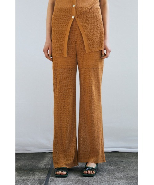 MOUSSY（マウジー）の「CROCHET LIKE WIDE パンツ（その他パンツ・レディース・キャメル/ライトグリーン/アイボリー/ブラック・2/1）」の4枚目の写真