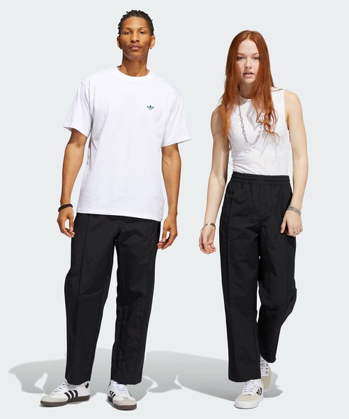 adidas(アディダス)の「ピンタックパンツ(ジェンダーニュートラル) / アディダスオリジナルス(メンズ/レディース)(チノパンツ・メンズ・ベージュ/ブラック/ブラック×ブラック/ブルー系その他・XXX-LARGE/X-SMALL/X-LARGE/XX-LARGE/MEDIUM/SMALL/LARGE)」の6枚目の写真