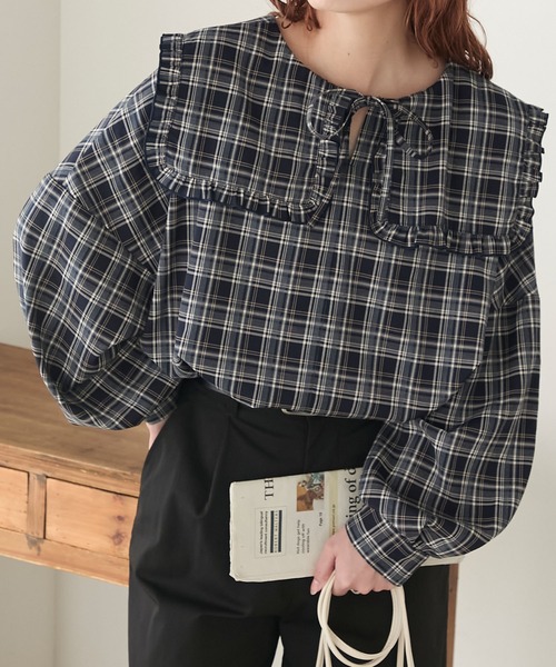 BONLECILL（ボンルシール）の「ボリュームスリーブ 2way フリルビッグカラーブラウス（シャツ/ブラウス・レディース・ブラック/パープル/オフホワイト/ネイビー/ブルー系1/ブラック系1/ネイビー系1/ブラック系その他/ネイビー系2/ブルー・FREE）」の8枚目の写真