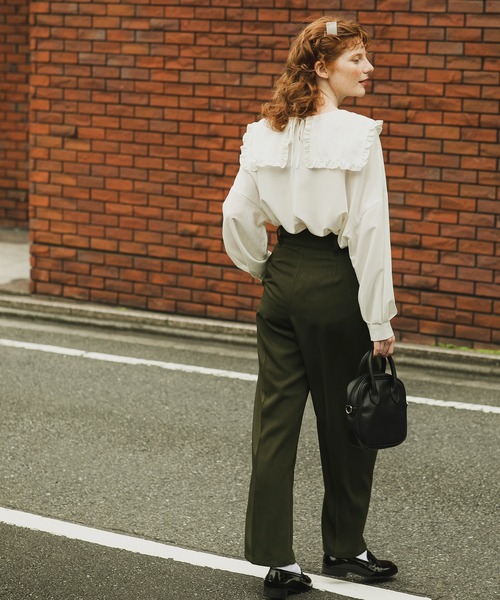 BONLECILL（ボンルシール）の「ボリュームスリーブ 2way フリルビッグカラーブラウス（シャツ/ブラウス・レディース・ブラック/パープル/オフホワイト/ネイビー/ブルー系1/ブラック系1/ネイビー系1/ブラック系その他/ネイビー系2/ブルー・FREE）」の17枚目の写真