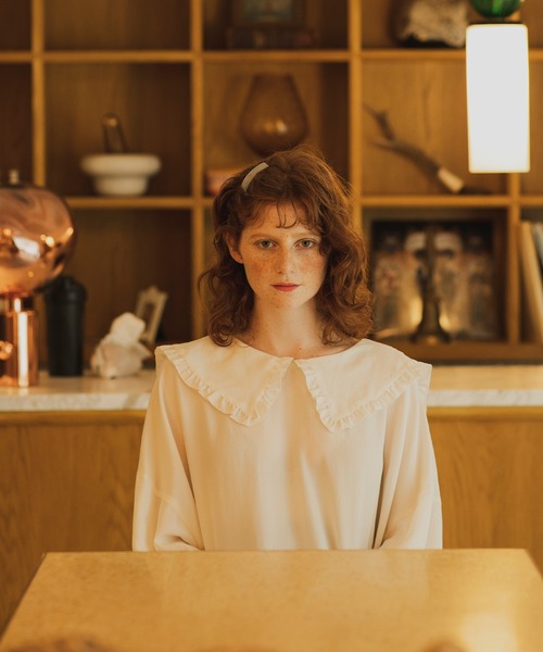 BONLECILL（ボンルシール）の「ボリュームスリーブ 2way フリルビッグカラーブラウス（シャツ/ブラウス・レディース・ブラック/パープル/オフホワイト/ネイビー/ブルー系1/ブラック系1/ネイビー系1/ブラック系その他/ネイビー系2/ブルー・FREE）」の20枚目の写真