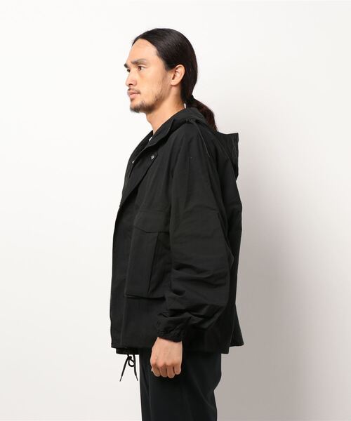 SPINNS（スピンズ）の「フード付ミリタリージャケット（ミリタリージャケット・メンズ・ブラック・M）」の2枚目の写真