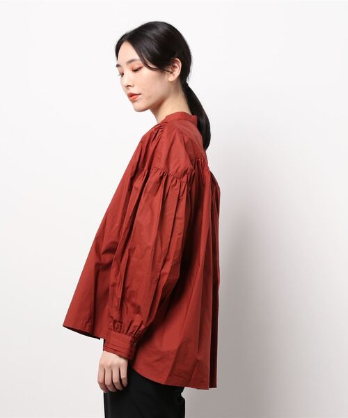 NICOLE CLUB（ニコル　クラブ）の「【NICOLE CLUB】ギャザーシャツ（シャツ/ブラウス・レディース・グリーン/オフホワイト/レッド・MEDIUM）」の4枚目の写真