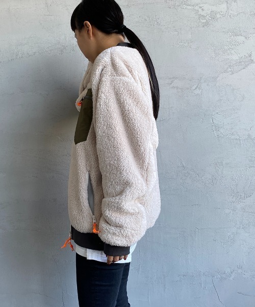 UNIVERSAL OVERALL（ユニバーサルオーバーオール）の「[UNIVERSAL OVERALL/ユニバーサルオーバーオール] 別注ボアフリースボンバージャケット（ブルゾン・レディース・チャコールグレー/ネイビー/アイボリー・M/L）」の8枚目の写真