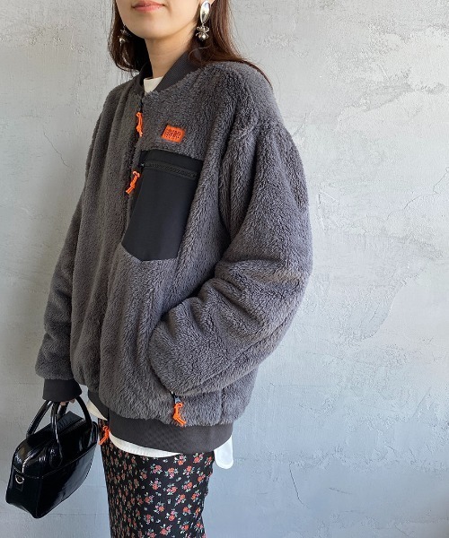 UNIVERSAL OVERALL（ユニバーサルオーバーオール）の「[UNIVERSAL OVERALL/ユニバーサルオーバーオール] 別注ボアフリースボンバージャケット（ブルゾン・レディース・チャコールグレー/ネイビー/アイボリー・M/L）」の19枚目の写真