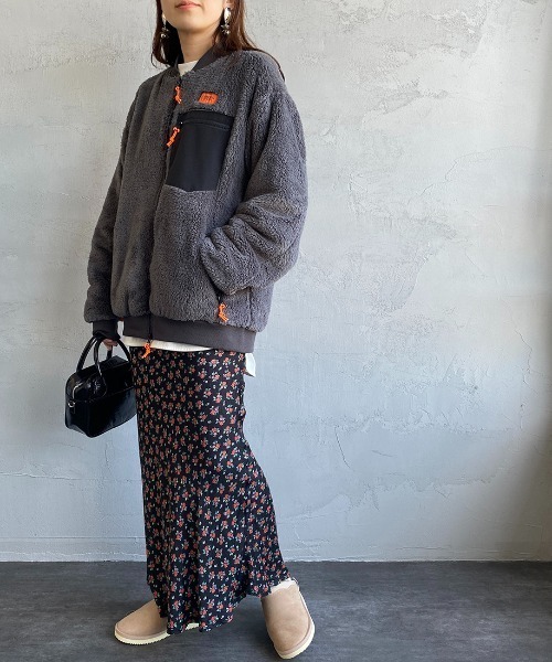 UNIVERSAL OVERALL（ユニバーサルオーバーオール）の「[UNIVERSAL OVERALL/ユニバーサルオーバーオール] 別注ボアフリースボンバージャケット（ブルゾン・レディース・チャコールグレー/ネイビー/アイボリー・M/L）」の5枚目の写真