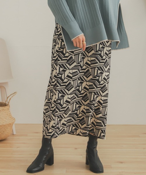 SENSE OF PLACE by URBAN RESEARCH（センスオブプレイスバイアーバンリサーチ）の「アフリカンプリントスカート（スカート・レディース・レッド系その他/ベージュ系その他・ONE）」の3枚目の写真