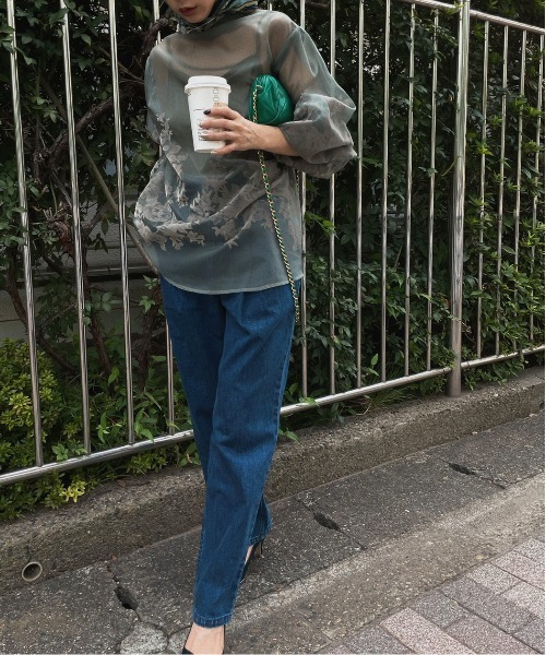 Ameri（アメリ）の「AMERI JAPAN DENIM LOOSE TAPERED PANTS（デニムパンツ・レディース・ブルー・24inch/25inch/26inch）」の16枚目の写真