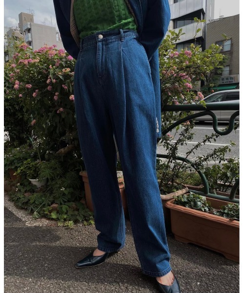 Ameri（アメリ）の「AMERI JAPAN DENIM LOOSE TAPERED PANTS（デニムパンツ・レディース・ブルー・24inch/25inch/26inch）」の9枚目の写真