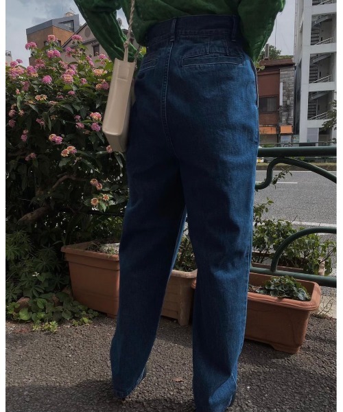 Ameri（アメリ）の「AMERI JAPAN DENIM LOOSE TAPERED PANTS（デニムパンツ・レディース・ブルー・24inch/25inch/26inch）」の14枚目の写真
