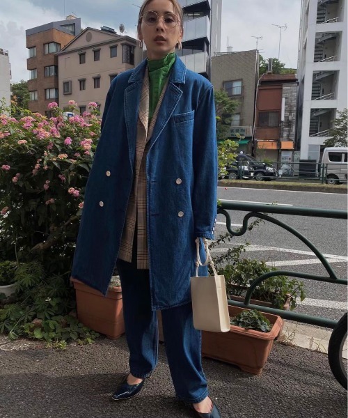 Ameri（アメリ）の「AMERI JAPAN DENIM LOOSE TAPERED PANTS（デニムパンツ・レディース・ブルー・24inch/25inch/26inch）」の3枚目の写真