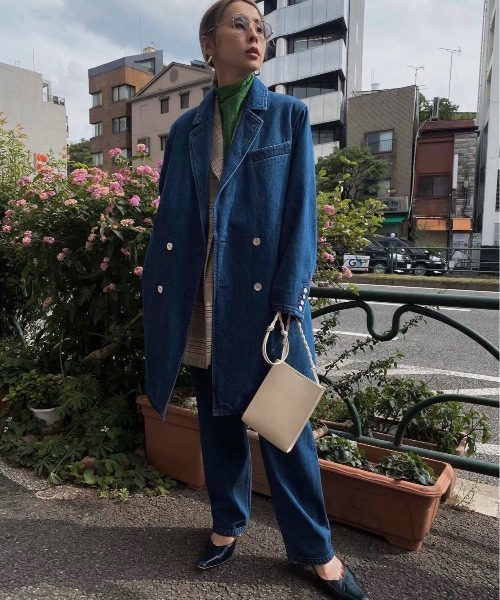 Ameri（アメリ）の「AMERI JAPAN DENIM LOOSE TAPERED PANTS（デニムパンツ・レディース・ブルー・24inch/25inch/26inch）」の6枚目の写真