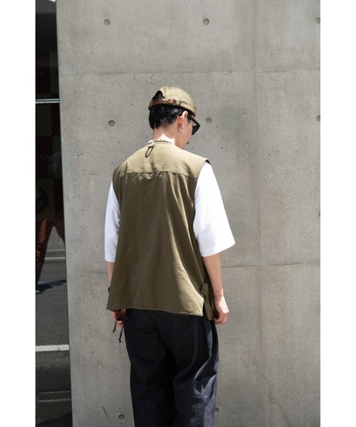 DEVICE（デバイス）の「【WEARISTA じーたー×DEVICE コラボ 3点 SET】DEVICE ＋ ハンティング ベスト / ロールキャップ / サングラス (ケース付き)（ベスト・メンズ・ブラック/カーキ・FREE）」の22枚目の写真